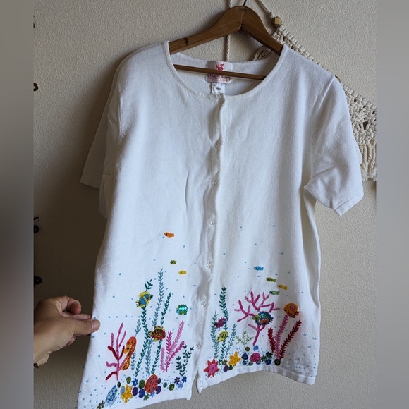 Vintage button sweater white, embroidered sequin fish sea life, Quacker Factory - Picture 7 of 7